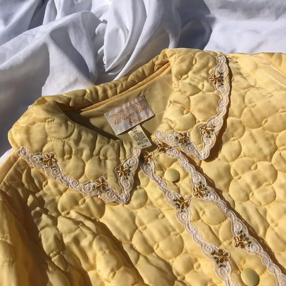 1960’s yellow collared knee length jacket - Picture 6 of 6